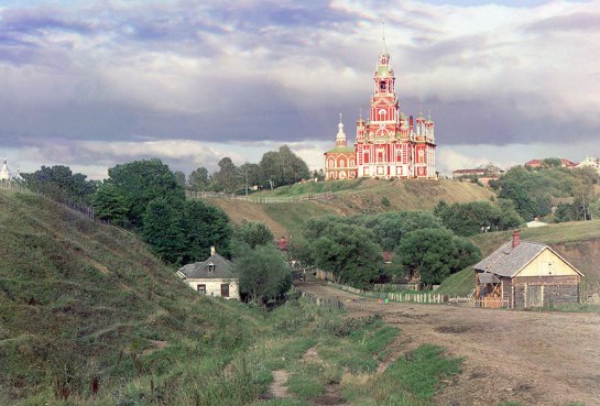 General view of the Nikolaevskii Cathedral from southwest in Mozhaisk in 1911